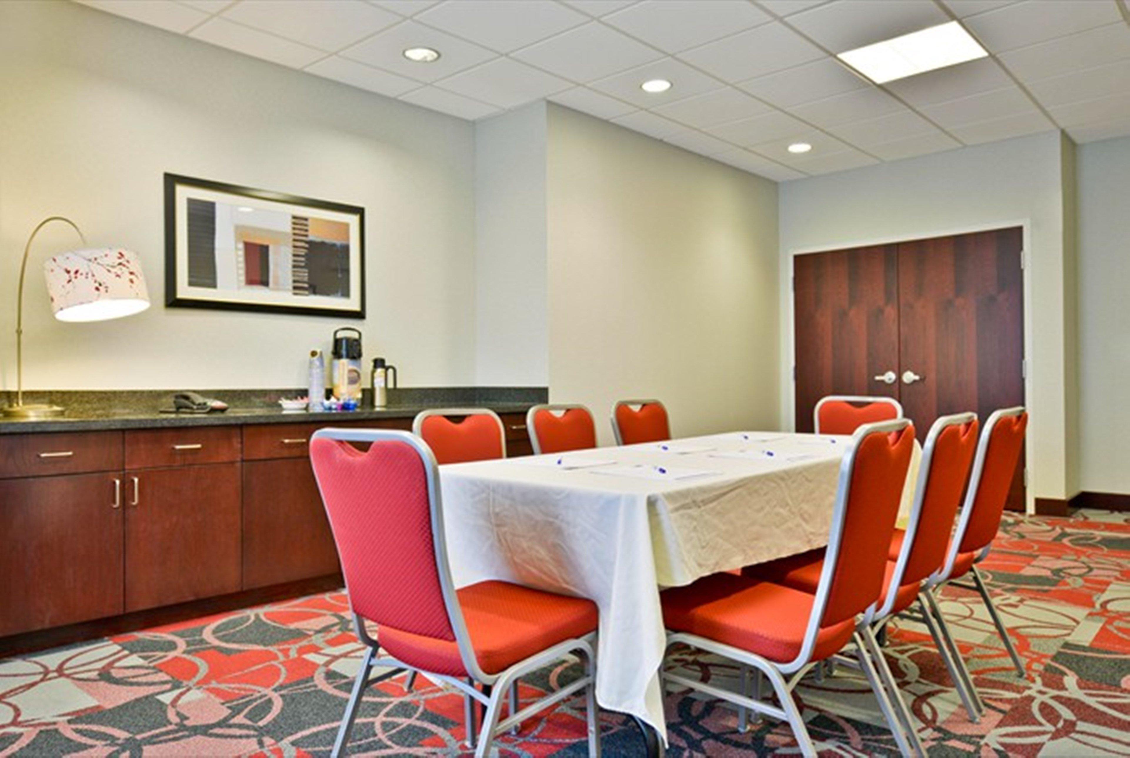 Express & By Ihg Utica
