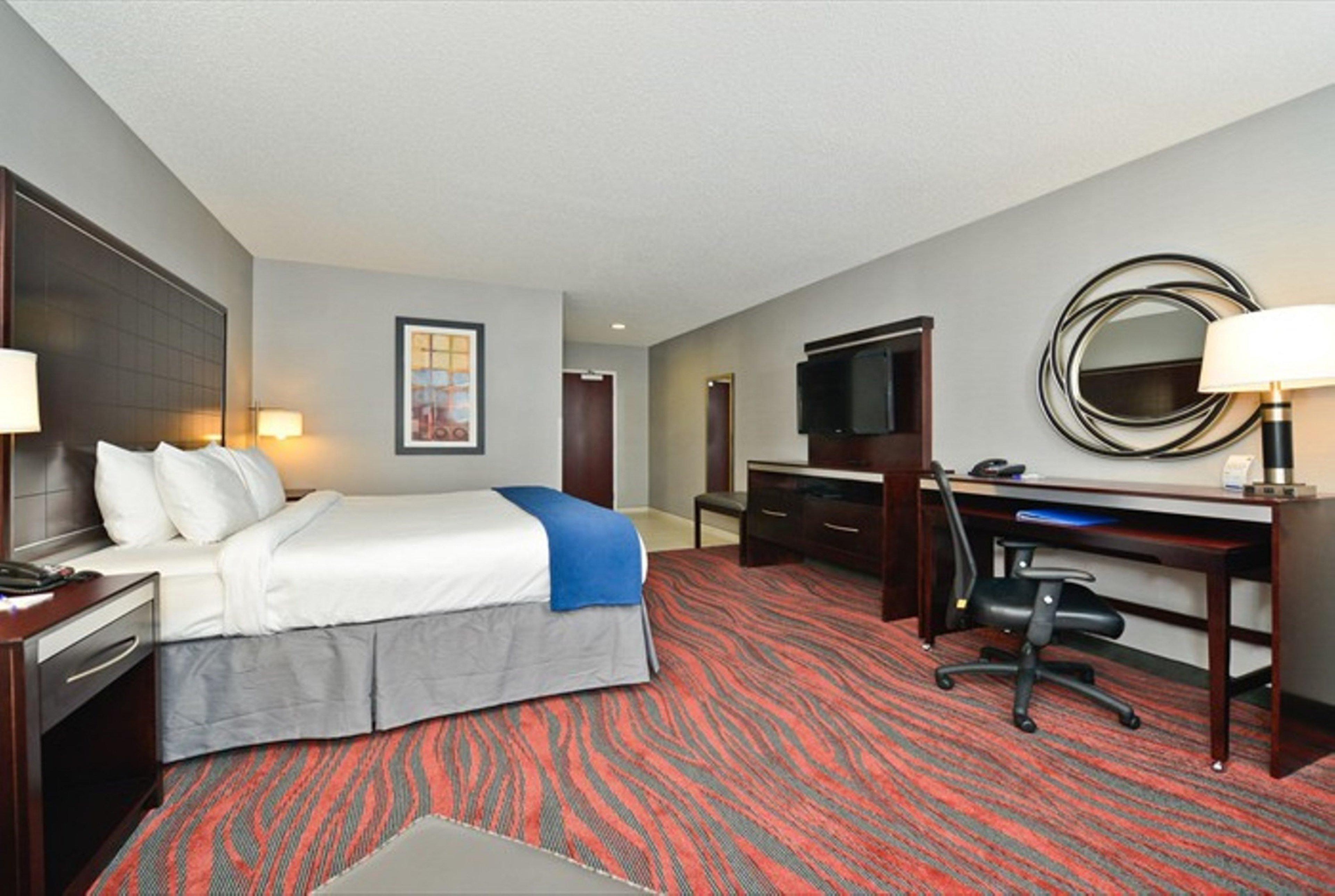 Express & By Ihg 2* Utica