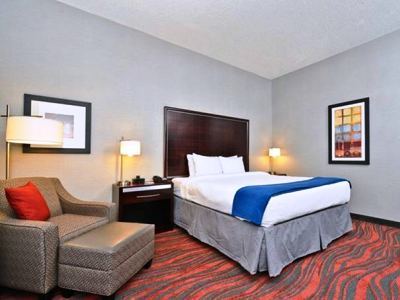 Express & By Ihg Hotel 2*