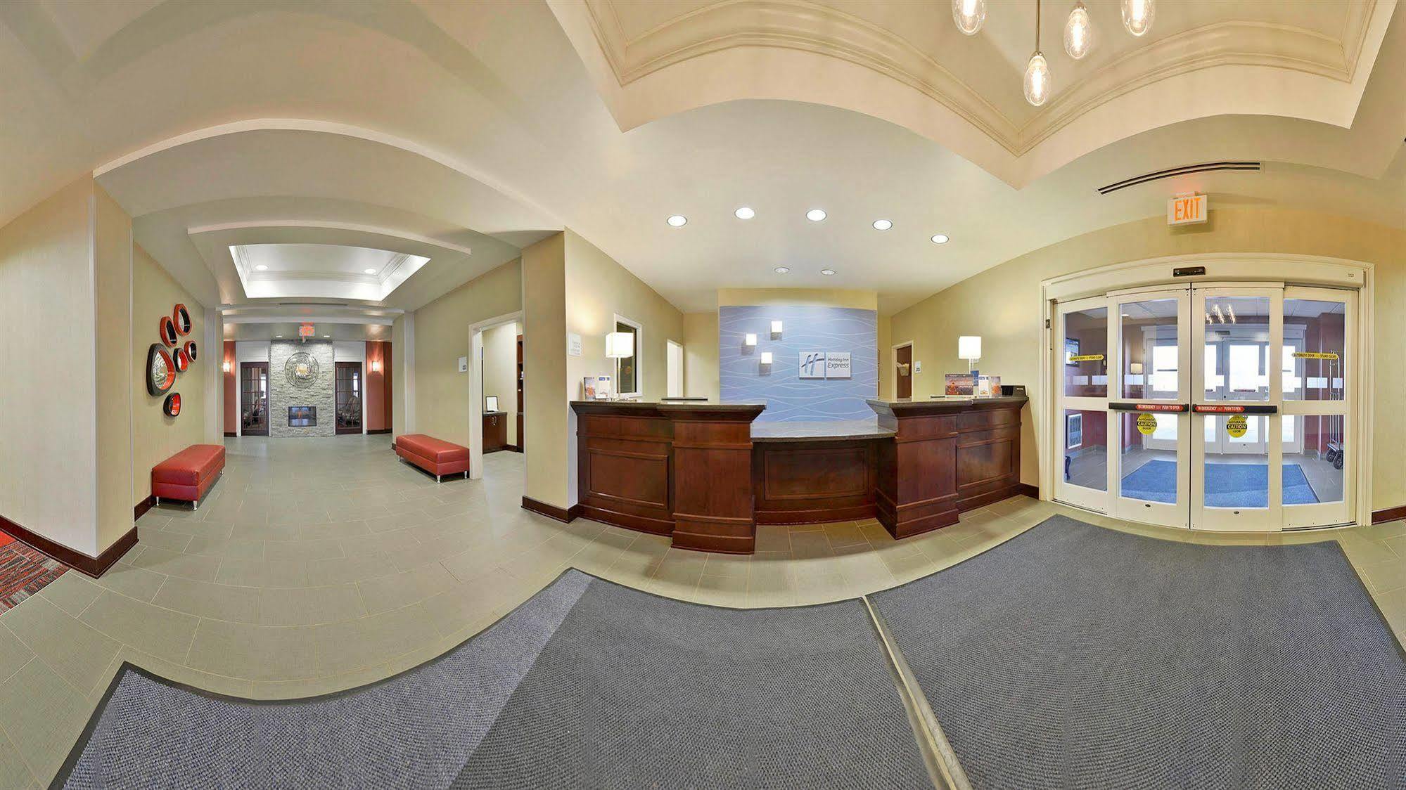 Express & By Ihg Utica