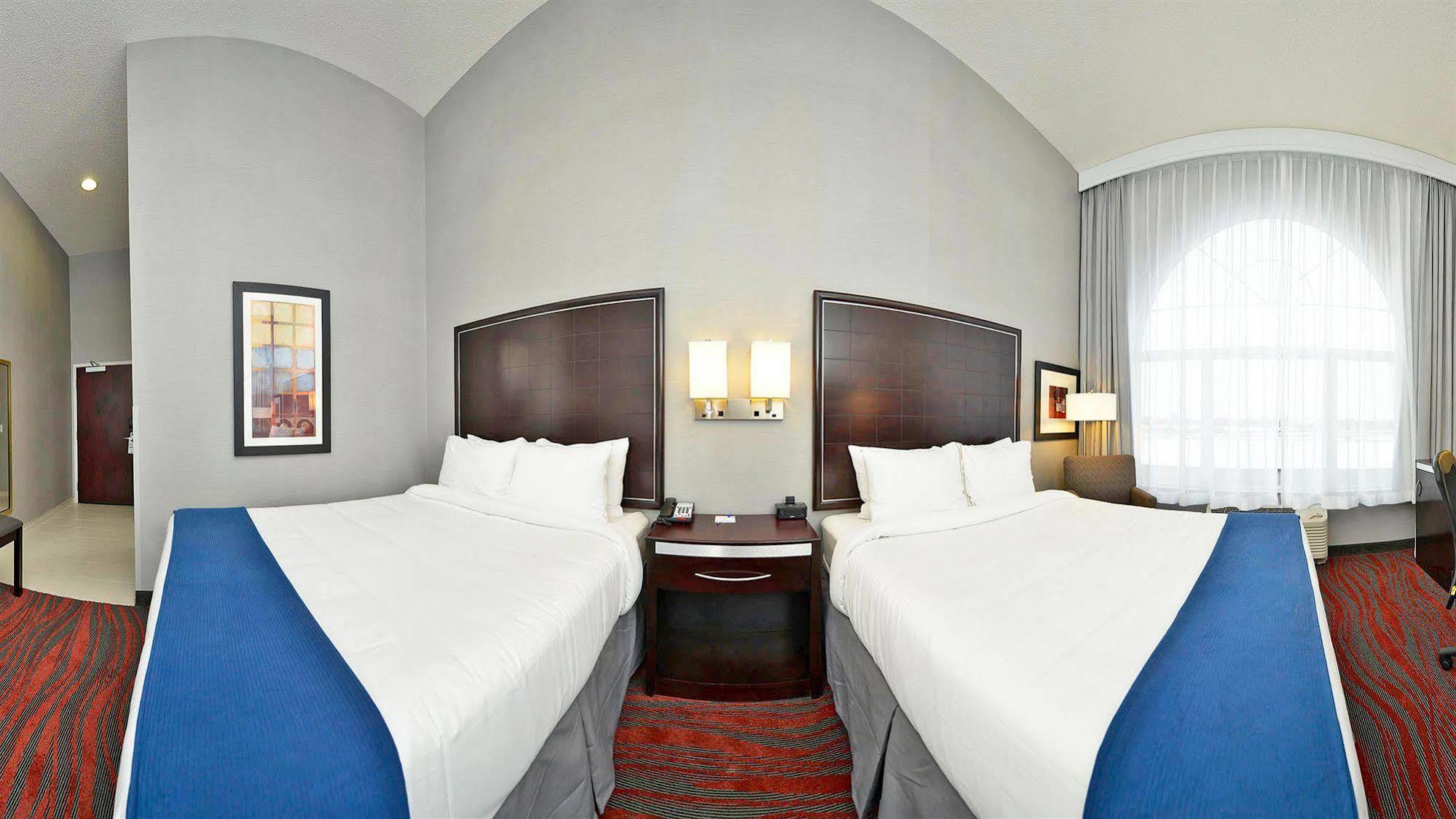 Express & By Ihg Hotel Utica